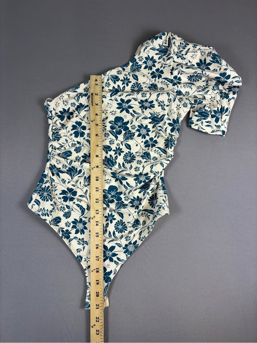 Free People Intimately Puff Sleeve One Sleeve Blue and White Floral Bodysuit XS - Picture 4 of 12